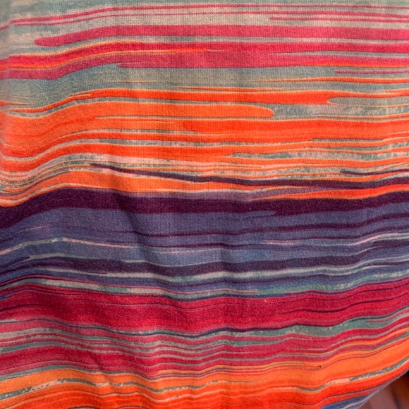 New Directions plus size 2X gorgeous multicolored floral top - Picture 3 of 10